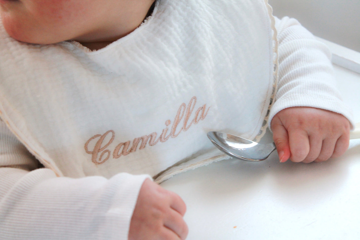 Bavaglino tondo 0/6 mesi