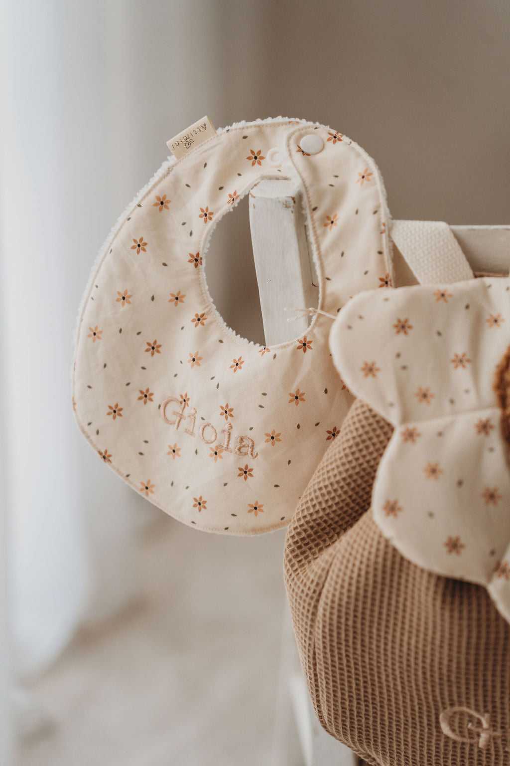 Bavaglino tondo 0/6 mesi